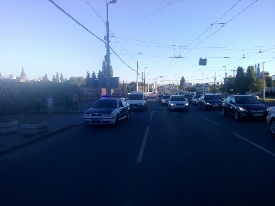 На Московском проспекте в Калининграде автомобиль сбил женщину на переходе