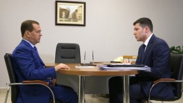 «Губернатор-модератор»: Медведев предложил Алиханову подумать «о лёгком изменении профиля работы»