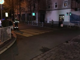 На проспекте Мира в Калининграде автомобиль сбил пенсионера на переходе и скрылся