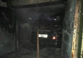 В Калининграде загорелся «Мерседес» в гараже