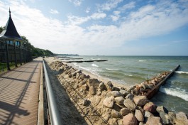 Региональные власти рассчитывают, что каменный вал в Пионерском превратится в пляж