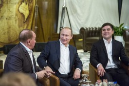 Владимир Путин на встрече с КВНщиками в театре эстрады 25 июля