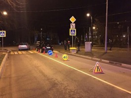 На улице Донского в Калининграде сбили двоих пешеходов на переходе (фото)