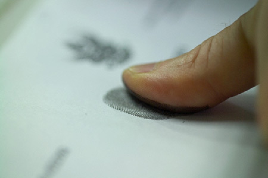 Глава ФМС: Отпечатки пальцев в биопаспортах начнут появляться с 2012 г.