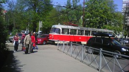 На ул. Комсомольской в Калининграде трамвай сбил «Мазду»