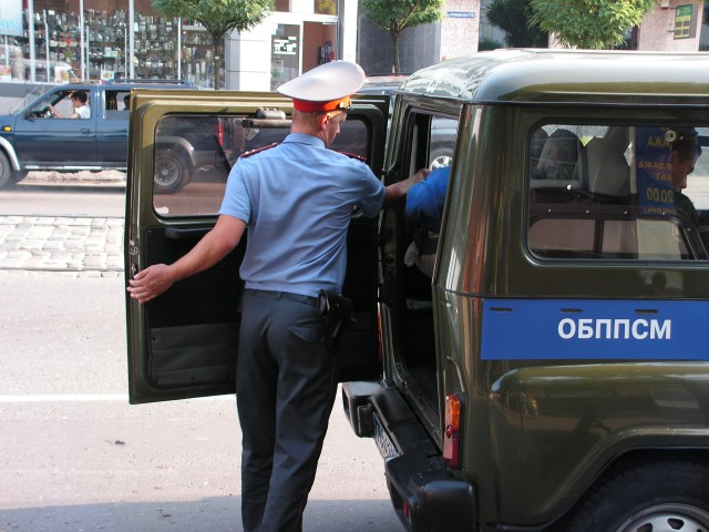 Полиция задержала в Калининграде подозреваемых в ограблении водителя маршрутки