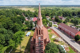 «Бой часов и крестоцвет»: как за год реставрации изменилась кирха Хайнрихсвальде в Славске