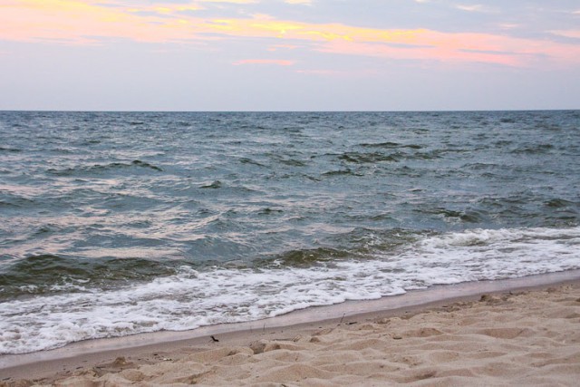 На пляже под Балтийском нашли тело мужчины