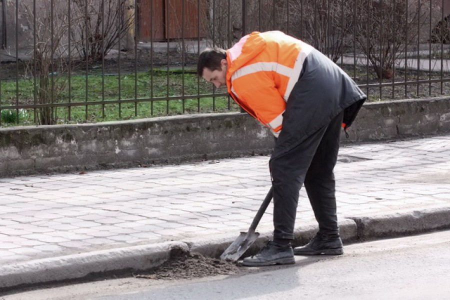 Ярошук пообещал не укладывать на тротуарах в центре Калининграда серую плитку
