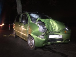 В Гурьевском округе автомобиль врезался в дерево: погибла 62-летняя женщина (фото) (фото)