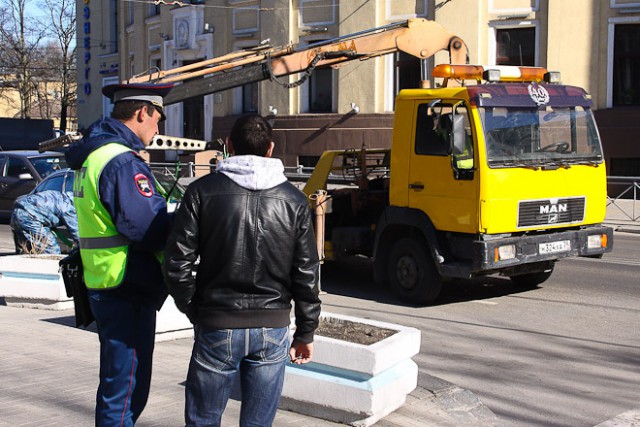Калининградцам разрешат забирать машины со штрафстоянки без собственника