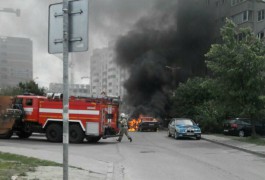 На ул. Дадаева в Калининграде сгорел «Опель»  (видео)
