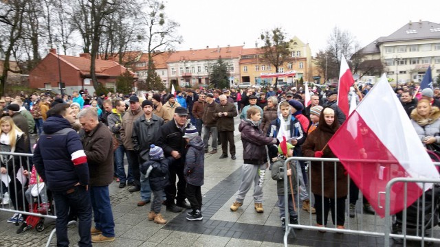 Поляки митингуют против создания центров для беженцев у границы с Калининградской областью
