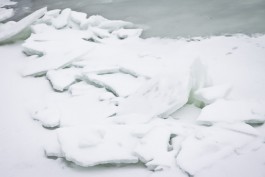 В связи с усилением ветра запрещён выход на лёд Куршского и Калининградского заливов