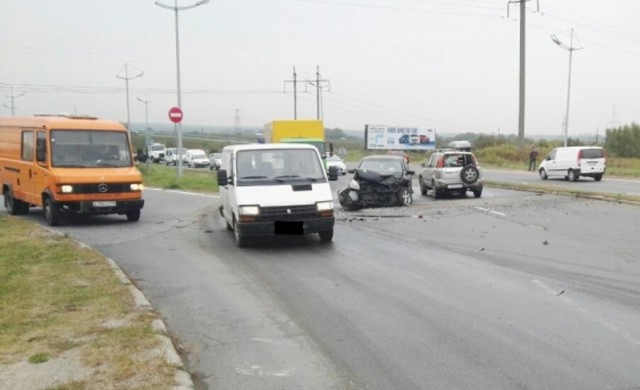 На выезде из Калининграда «Хонда» врезалась в «Ниссан» на встречке: пострадали два человека