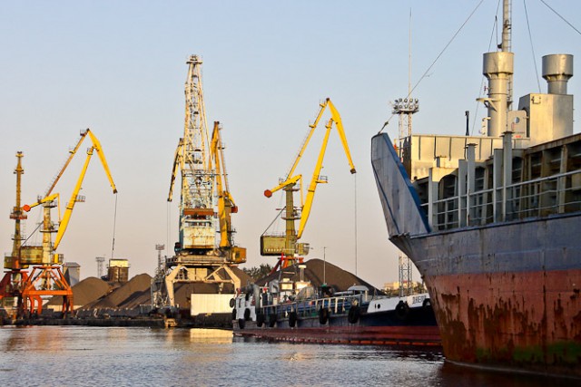 В порту Балтийска задержали 27 тонн тунца из Эквадора