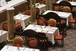 «Будет резкое падение выручки»: калининградские рестораторы высказались о введении QR-кодов для посетителей