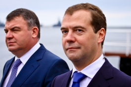 Дмитрий Медведев с министров обороны РФ Анатолием Сердюковым