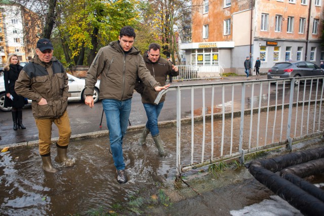 В Калининграде вышли из берегов две реки, затопило 30 улиц