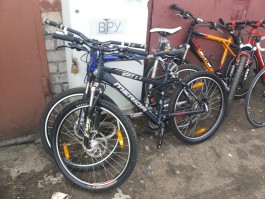 В Калининграде полиция ищет владельцев велосипедов с подпольного склада (перечень) (фото)