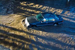 ГИБДД просит водителей сообщать о затопленных дорогах Калининграда