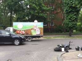 На ул. Пролетарской в Калининграде столкнулись «легковушка» и мотоцикл: двое пострадавших