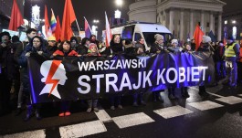 В городах Польши вновь прошли массовые протесты против запрета на аборты