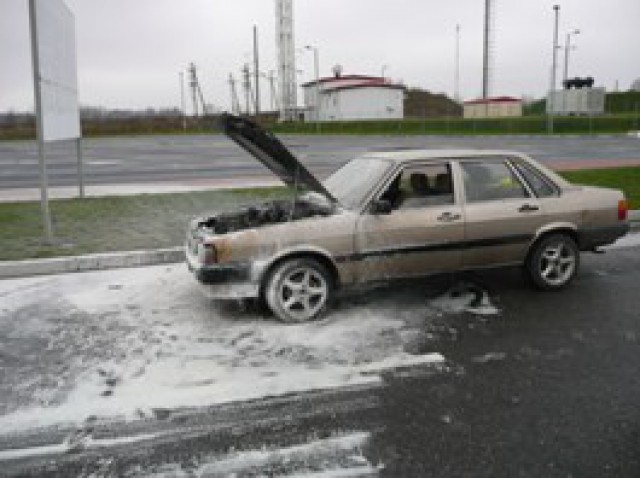 На погранпереходе Мамоново — Гжехотки загорелся польский автомобиль