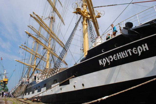 В воскресенье калининградцам разрешат подняться на борт барка «Крузенштерн»