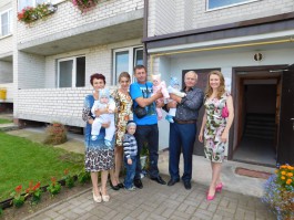 Жена Николая Цуканова подарила свою квартиру многодетной семье