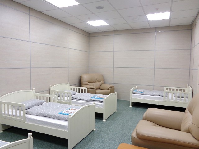 В аэропорту «Храброво» открыли обновлённую комнату матери и ребёнка