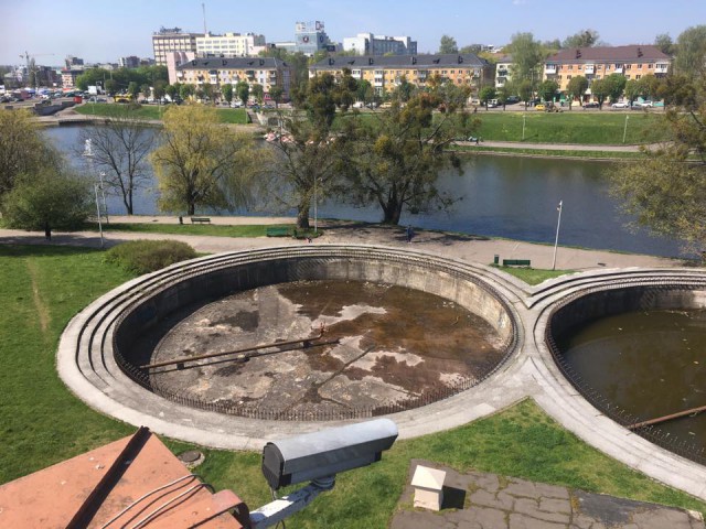 У здания ГТРК «Калининград» на Нижнем озере спустя десять лет запустят фонтаны