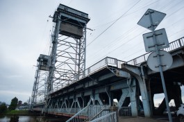 В Калининграде закрыли Двухъярусный мост из-за инцидента с автовышкой