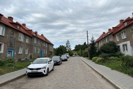 «Люкарны и черепица»: в Черняховске отремонтировали крыши домов в «Пёстром ряду» (фото)