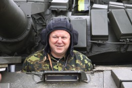 «Закамуфлированное правительство и Цуканов на танке»