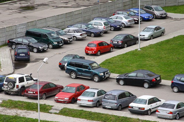 В Калининграде вдвое увеличат число паркомест возле многоквартирных домов