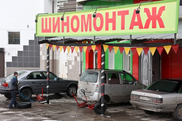 В Калининграде работник шиномонтажа украл автопокрышки на 200 тысяч рублей