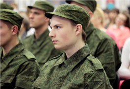 «Хочу служить»: призывников из Калининградской области проводили в Президентский полк (фото)