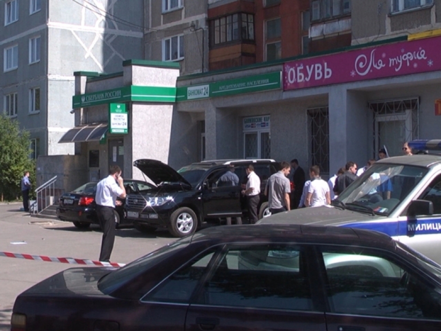 На улице Гайдара в Калининграде неизвестные на мотоциклах расстреляли двух мужчин