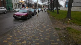 Власти нашли нарушения при ремонте тротуара на ул. Клинической в Калининграде