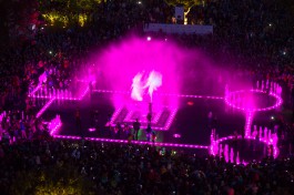 «Лазер на воде»: как прошло первое светомузыкальное шоу в сквере на Ленинском проспекте