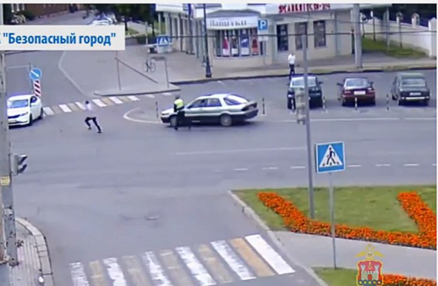 В Калининграде камеры «Безопасного города» засняли побег автоугонщика от полицейского (видео)