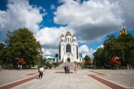 Власти Калининграда передали РПЦ газоны и урны на территории под памятник князю Владимиру
