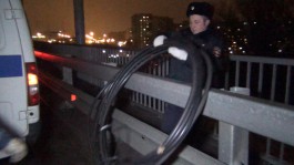 Полицейские задержали подозреваемого в краже кабеля с моста в Калининграде (фото)