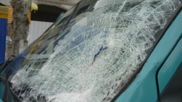 Упавший на ул. Киевской кран повредил четыре автомобиля (фото)