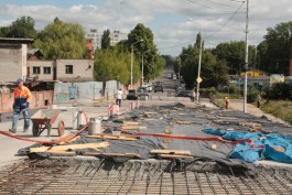 «Никакой трагедии нет»: ремонт моста на аллее Смелых «пока идёт по графику»