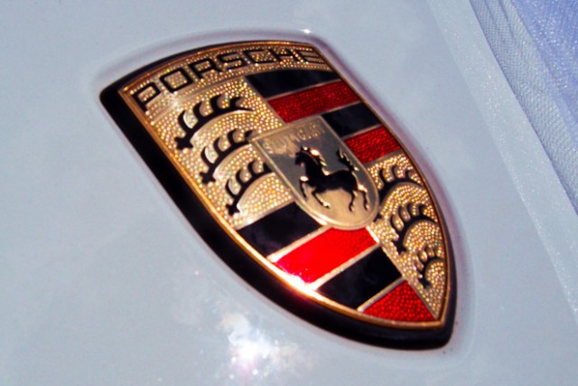 У директора калининградской фирмы арестовали Porsche из-за невыданной трудовой книжки