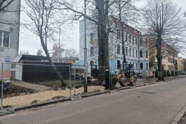 На улице Чайковского в Калининграде начали ремонт тротуара (фото)