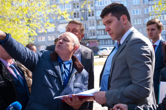 Алиханов поручил властям Калининграда разобраться с дорогами на Острове