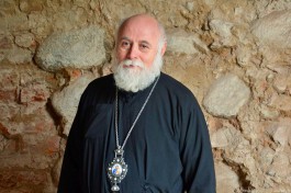 «Церковь никого не выгоняла»: интервью с главой Черняховской епархии о сохранении замков и кирх в регионе
